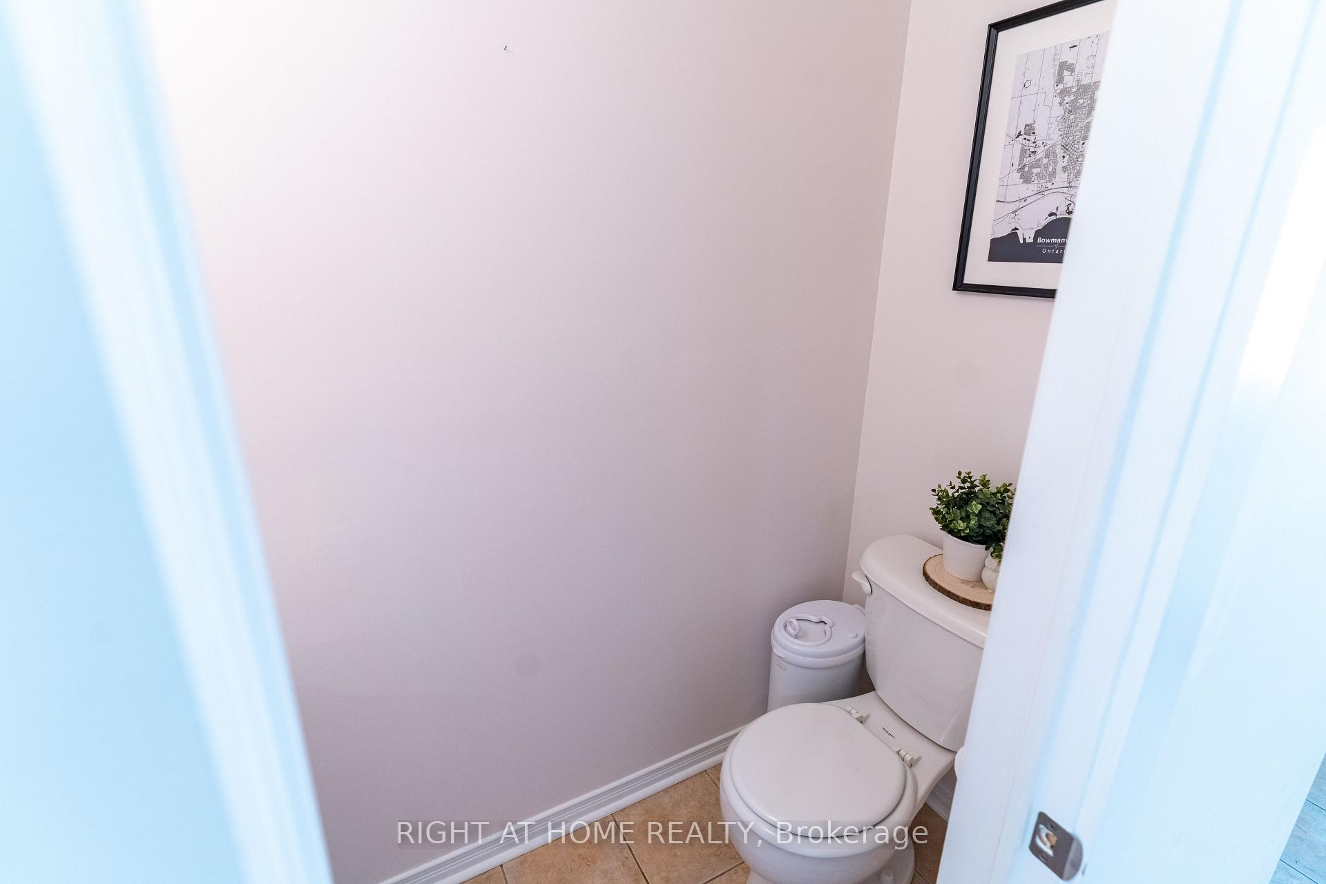 Photo 11 of 150 Argent Street, Clarington, Bowmanville — HOMEH