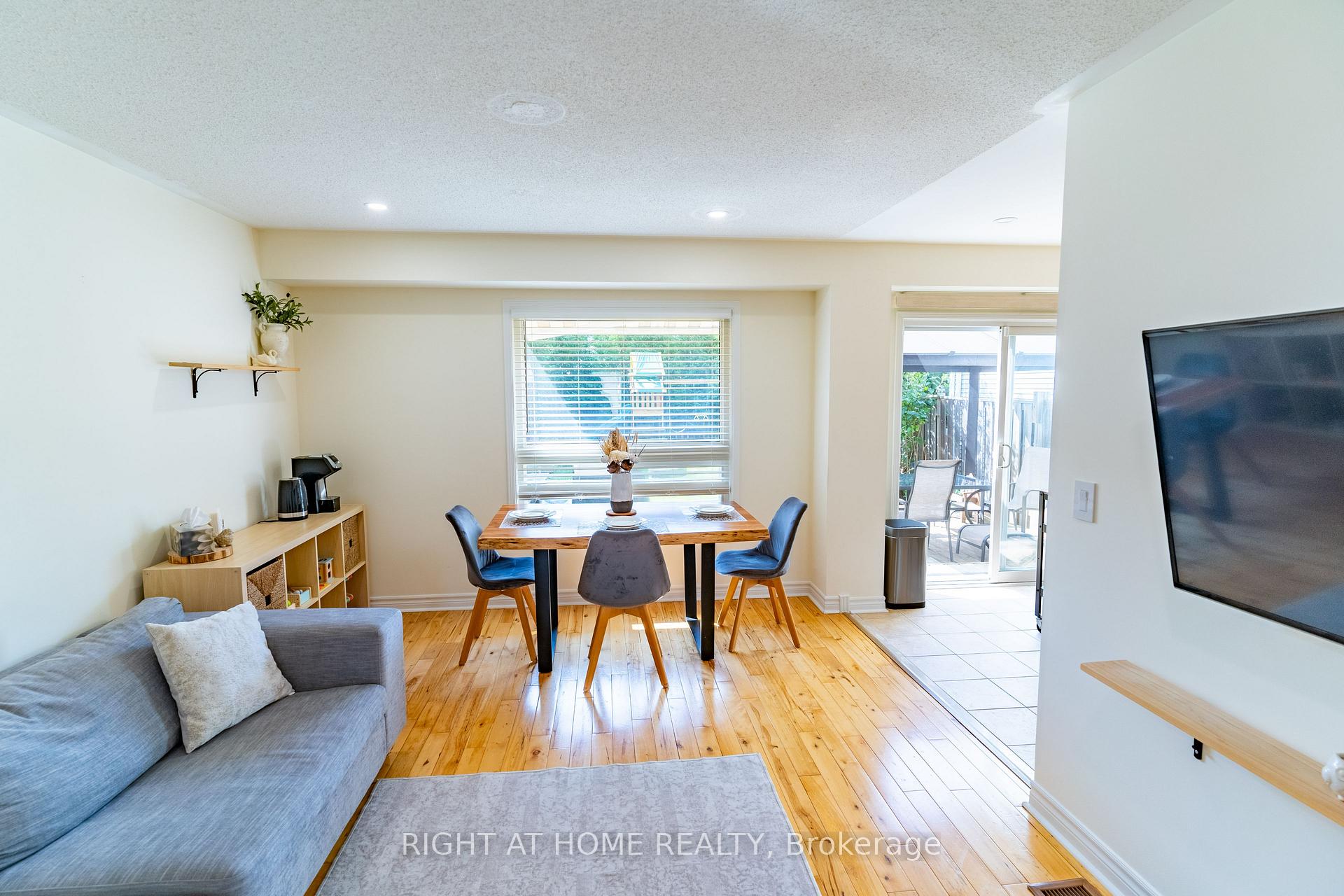 Photo 20 of 150 Argent Street, Clarington, Bowmanville — HOMEH