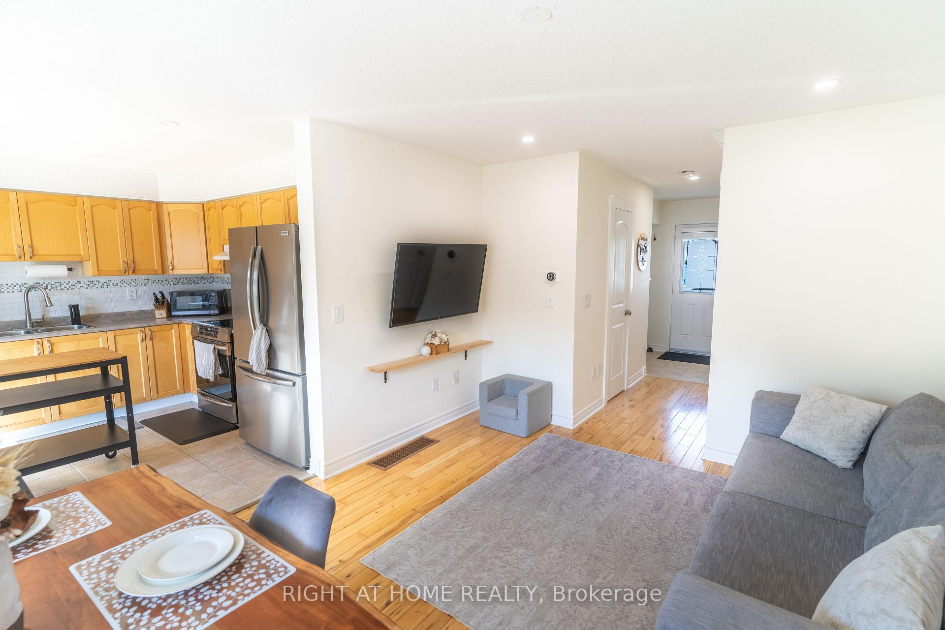 Photo 21 of 150 Argent Street, Clarington, Bowmanville — HOMEH