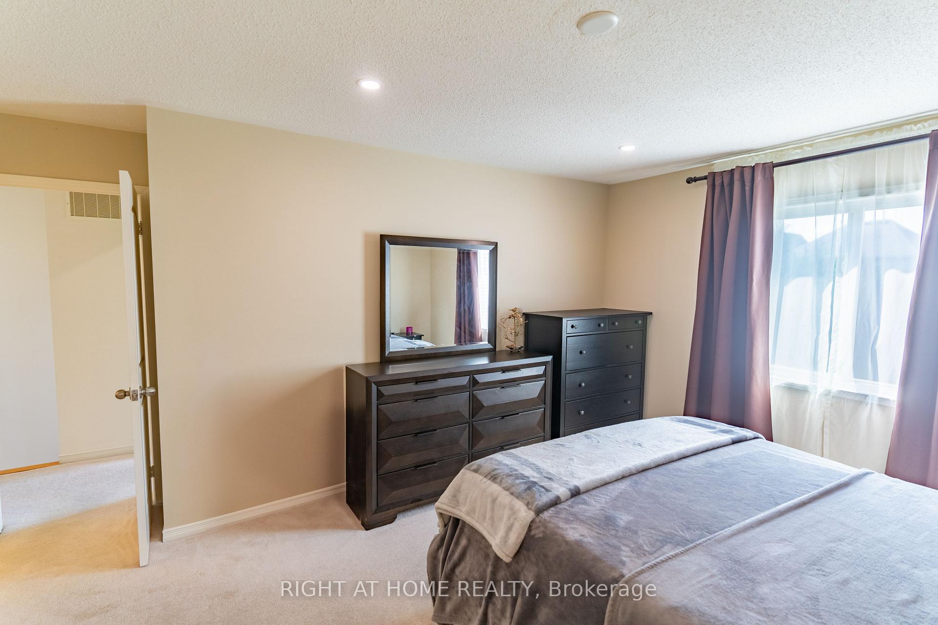 Photo 10 of 150 Argent Street, Clarington, Bowmanville — HOMEH