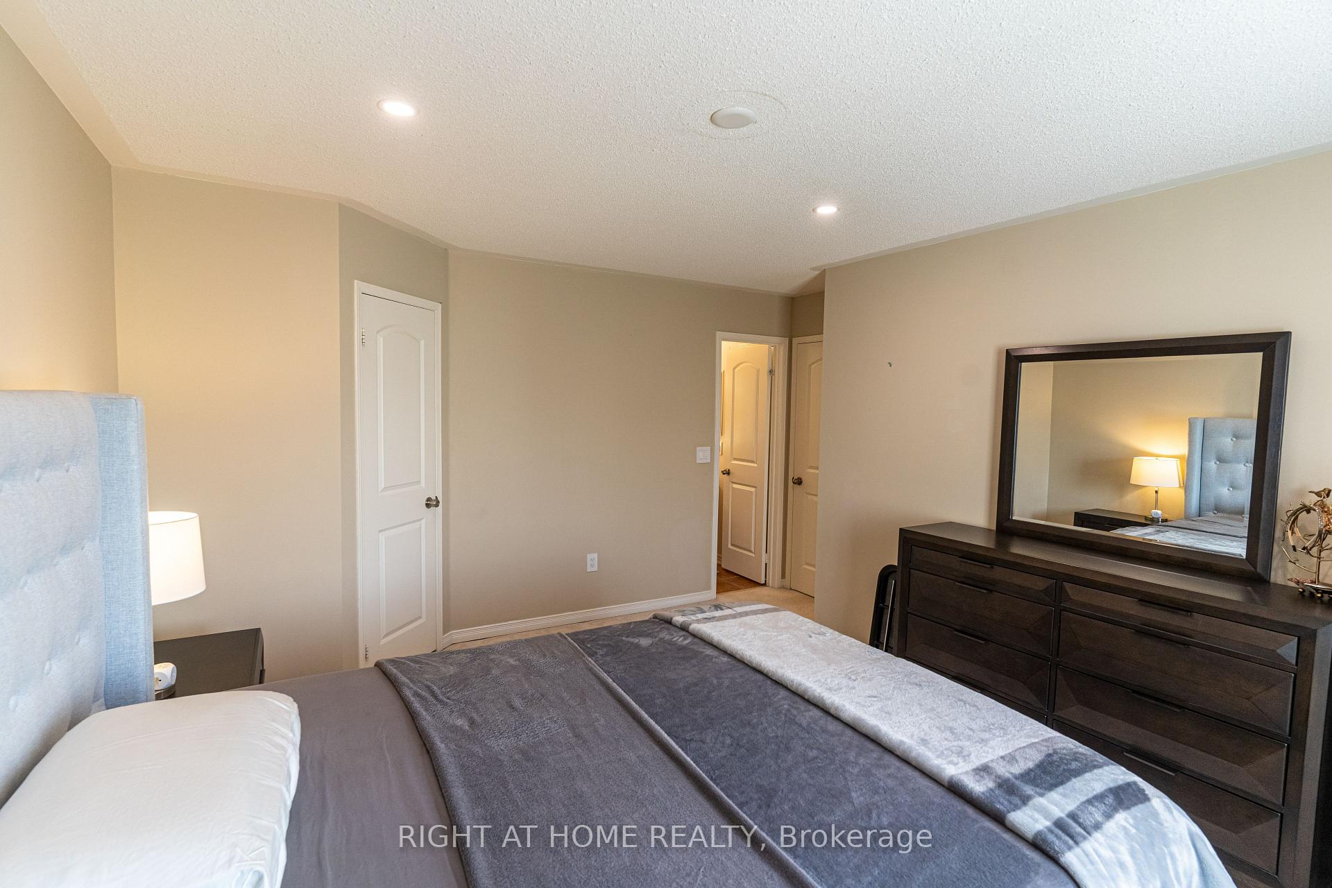 Photo 18 of 150 Argent Street, Clarington, Bowmanville — HOMEH