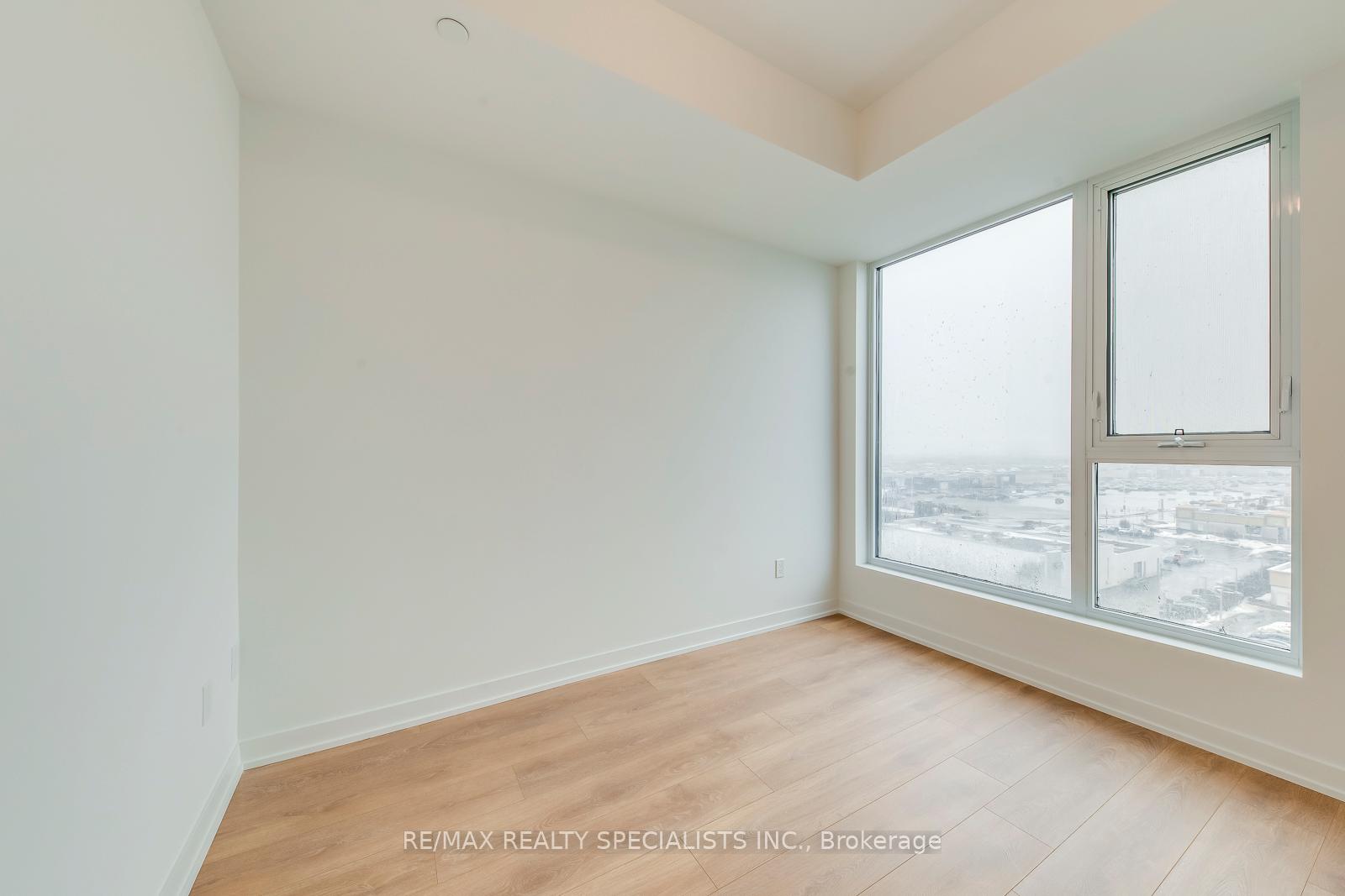 Photo 11 of Unit 921, 10 Abeja Street, Vaughan, Concord — HOMEH