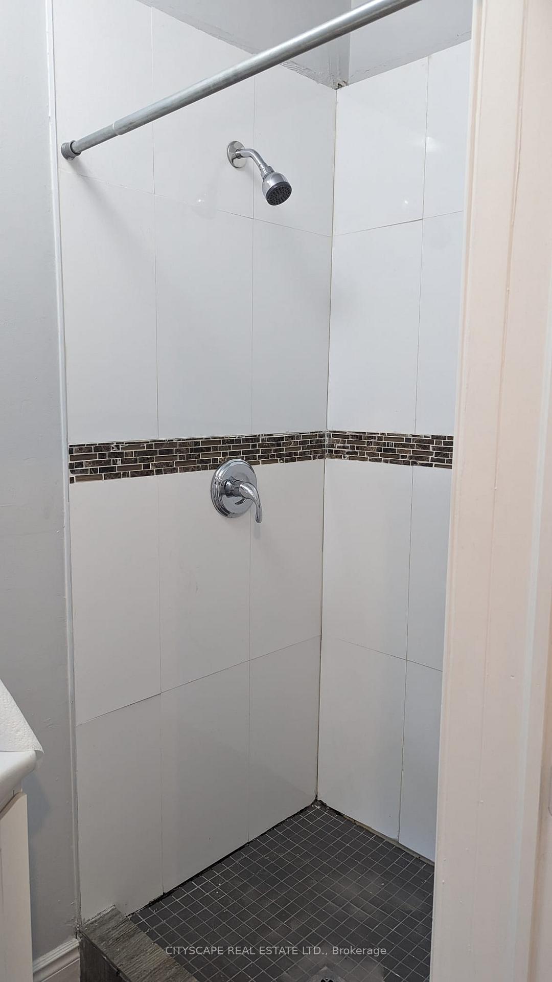 Photo 5 of Unit 3, 752 Main Street, Hamilton, Blakeley — HOMEH
