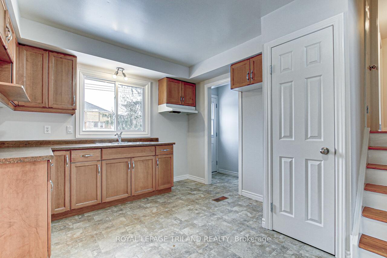 Photo 15 of 18 Leger Avenue, St. Thomas — HOMEH