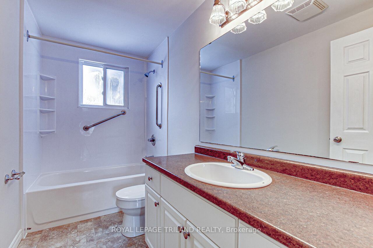 Photo 5 of 18 Leger Avenue, St. Thomas — HOMEH
