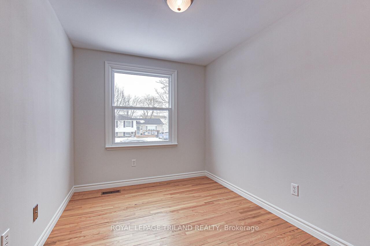 Photo 7 of 18 Leger Avenue, St. Thomas — HOMEH