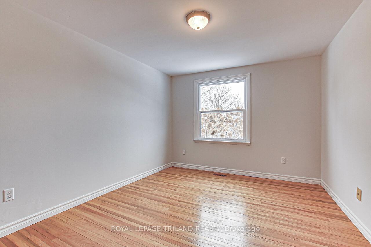 Photo 8 of 18 Leger Avenue, St. Thomas — HOMEH