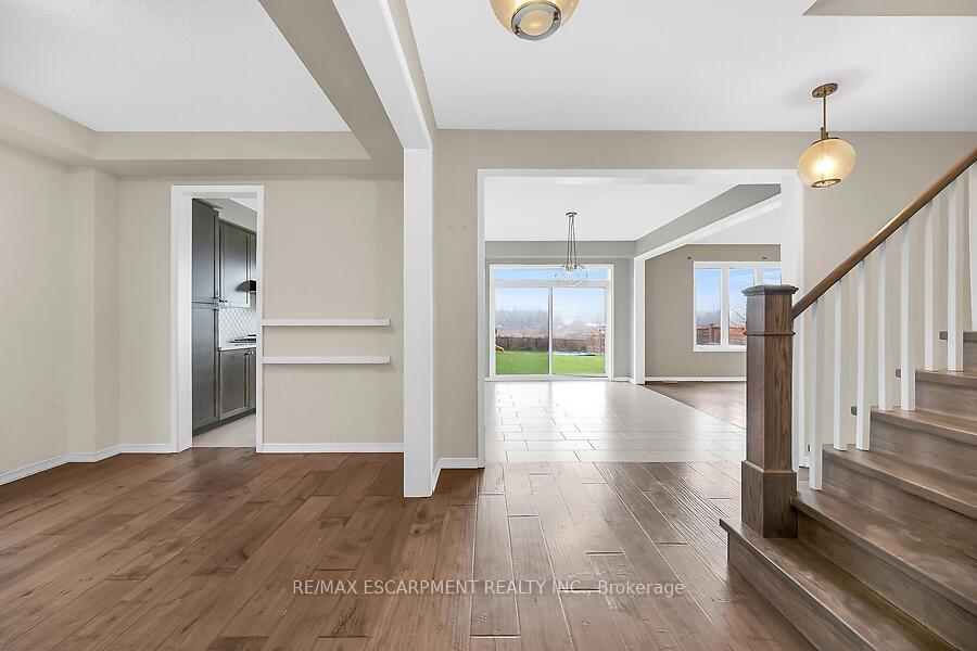 Photo 5 of 87 Larry Crescent, Haldimand — HOMEH