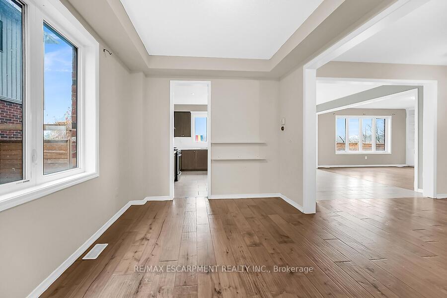 Photo 6 of 87 Larry Crescent, Haldimand — HOMEH