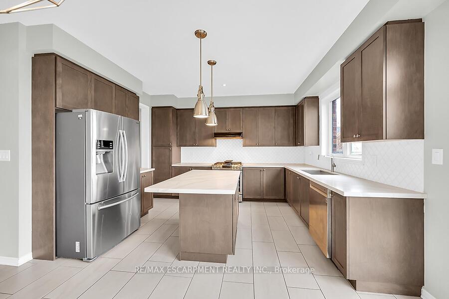 Photo 9 of 87 Larry Crescent, Haldimand — HOMEH