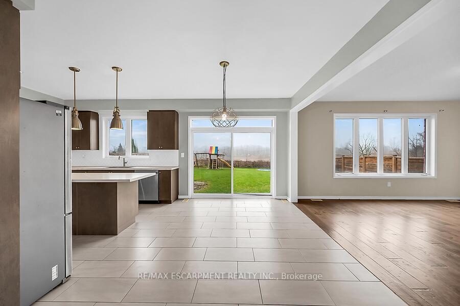 Photo 13 of 87 Larry Crescent, Haldimand — HOMEH