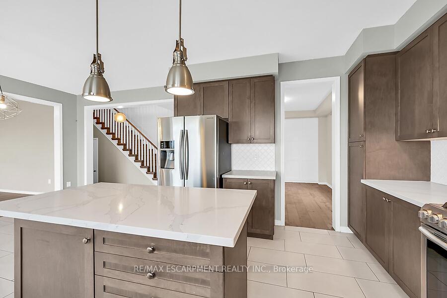 Photo 35 of 87 Larry Crescent, Haldimand — HOMEH