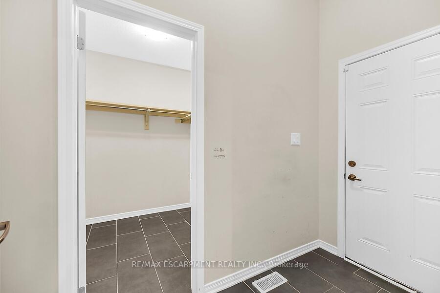 Photo 17 of 87 Larry Crescent, Haldimand — HOMEH