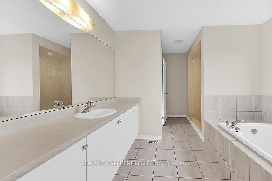 Photo 21 of 87 Larry Crescent, Haldimand — HOMEH