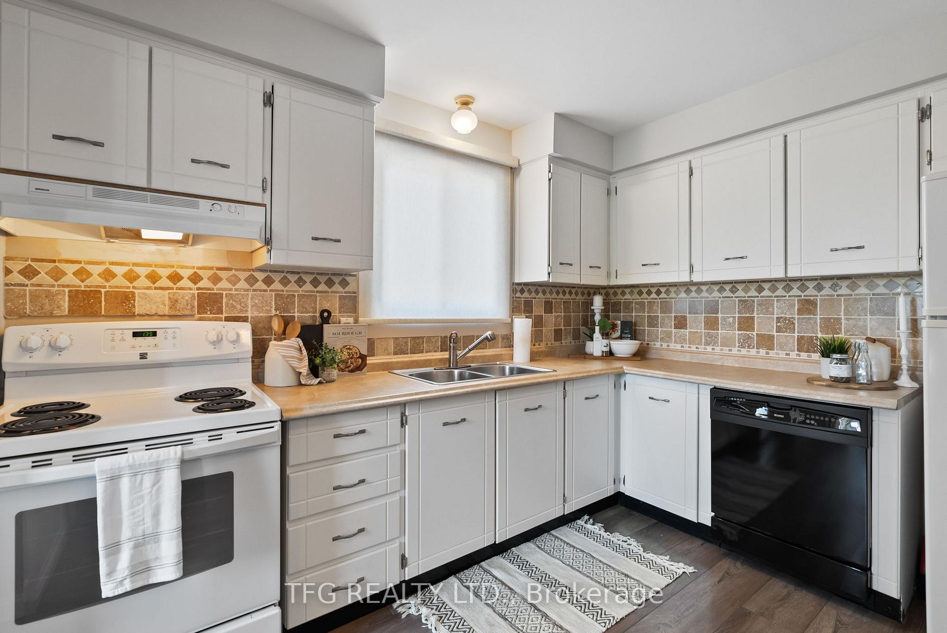 Photo 18 of 525 Laval Street, Oshawa, Vanier — HOMEH