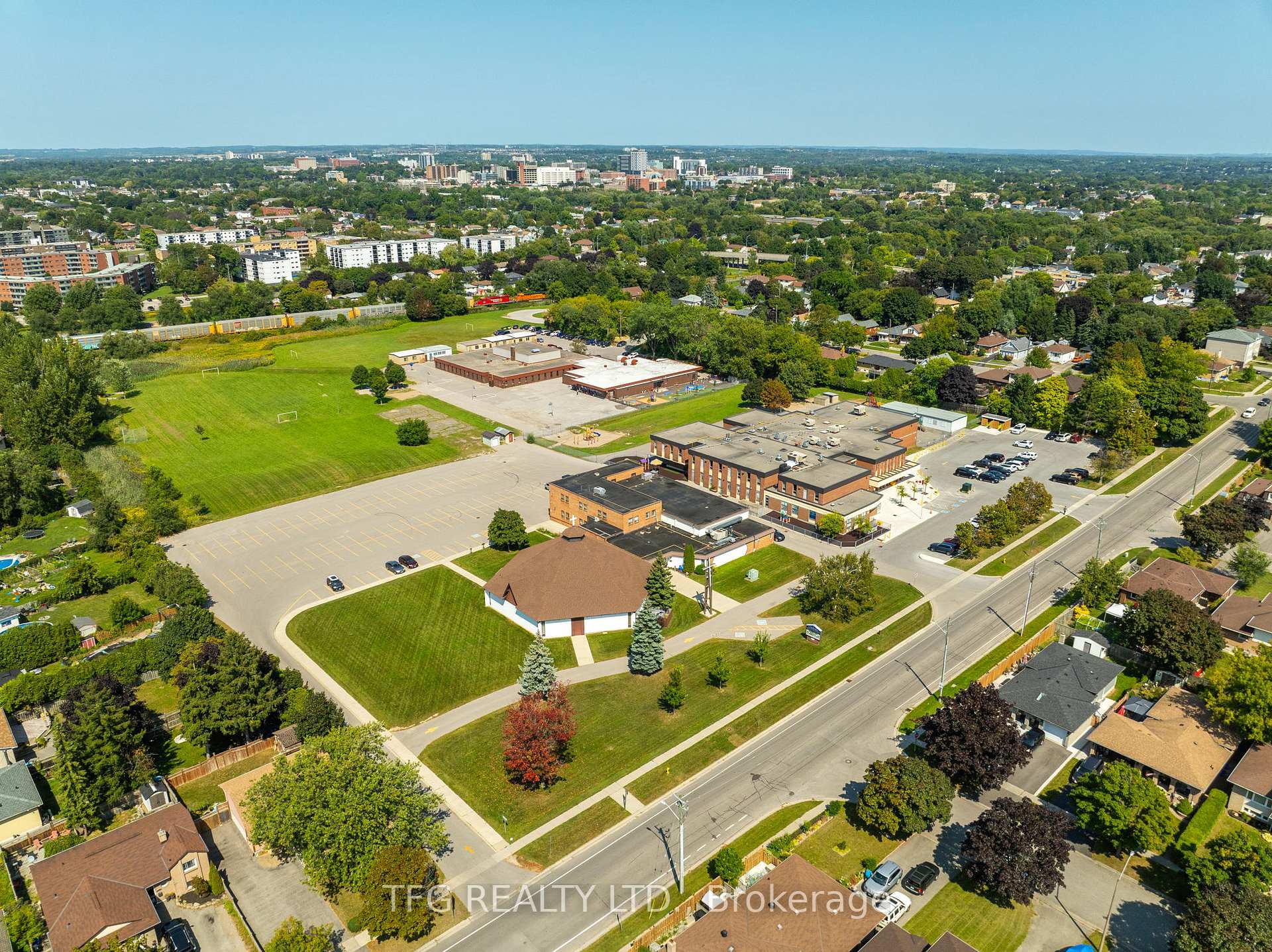 Photo 38 of 525 Laval Street, Oshawa, Vanier — HOMEH