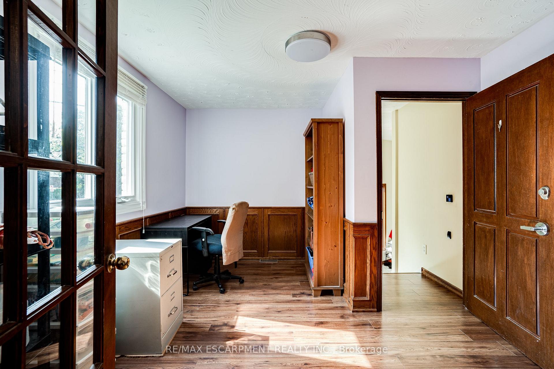 Photo 13 of 82 Osler Drive, Hamilton, Dundas — HOMEH