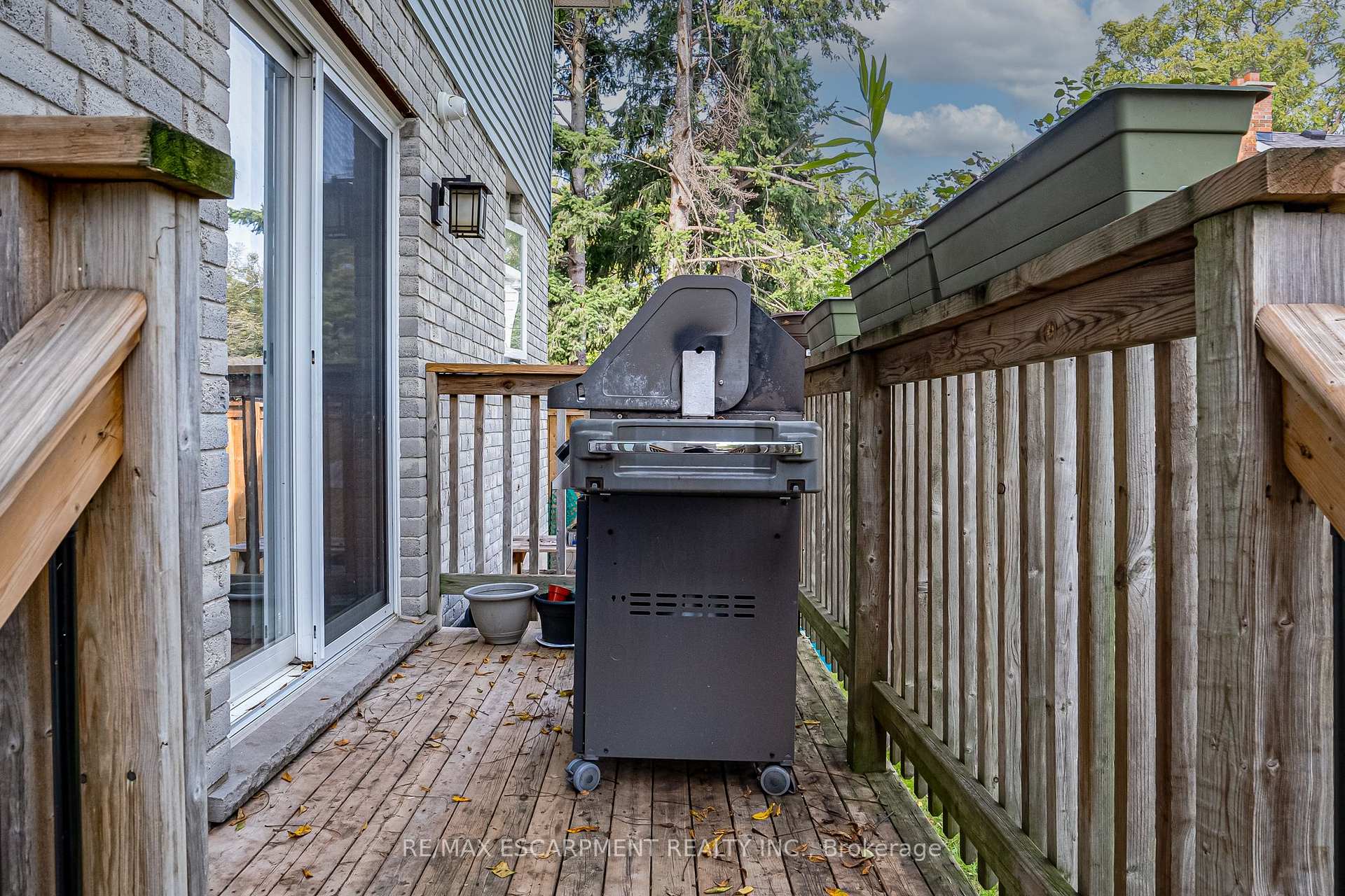 Photo 40 of 82 Osler Drive, Hamilton, Dundas — HOMEH