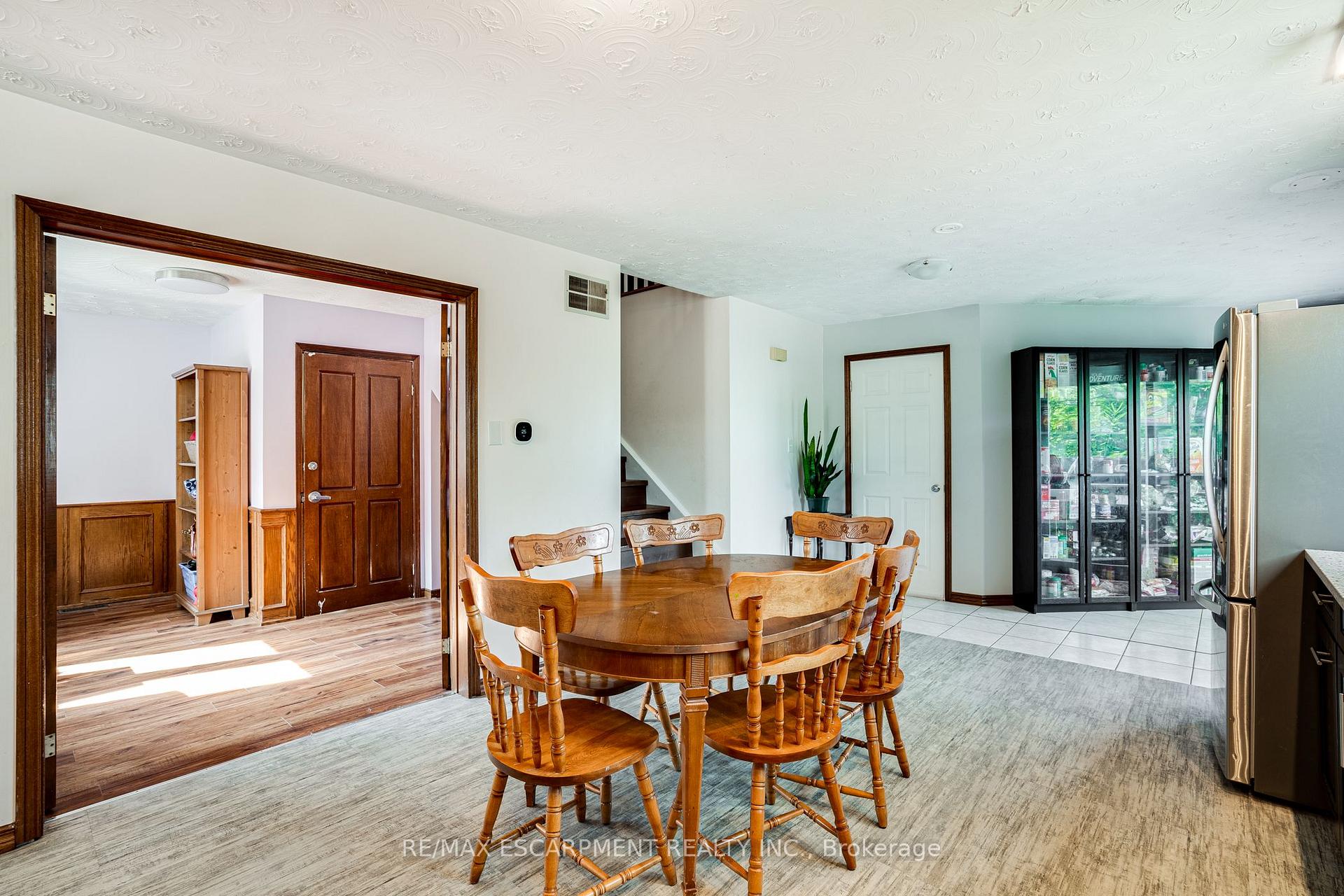 Photo 28 of 82 Osler Drive, Hamilton, Dundas — HOMEH