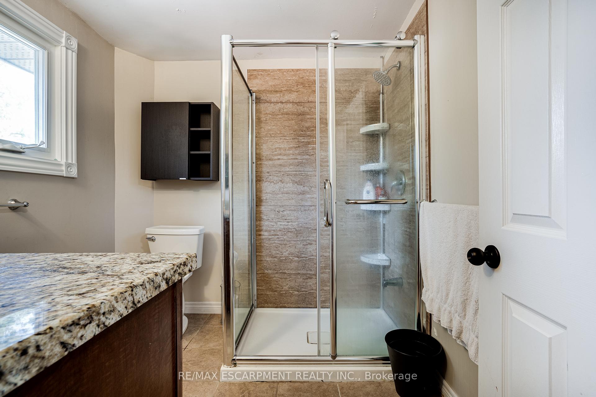 Photo 12 of 82 Osler Drive, Hamilton, Dundas — HOMEH