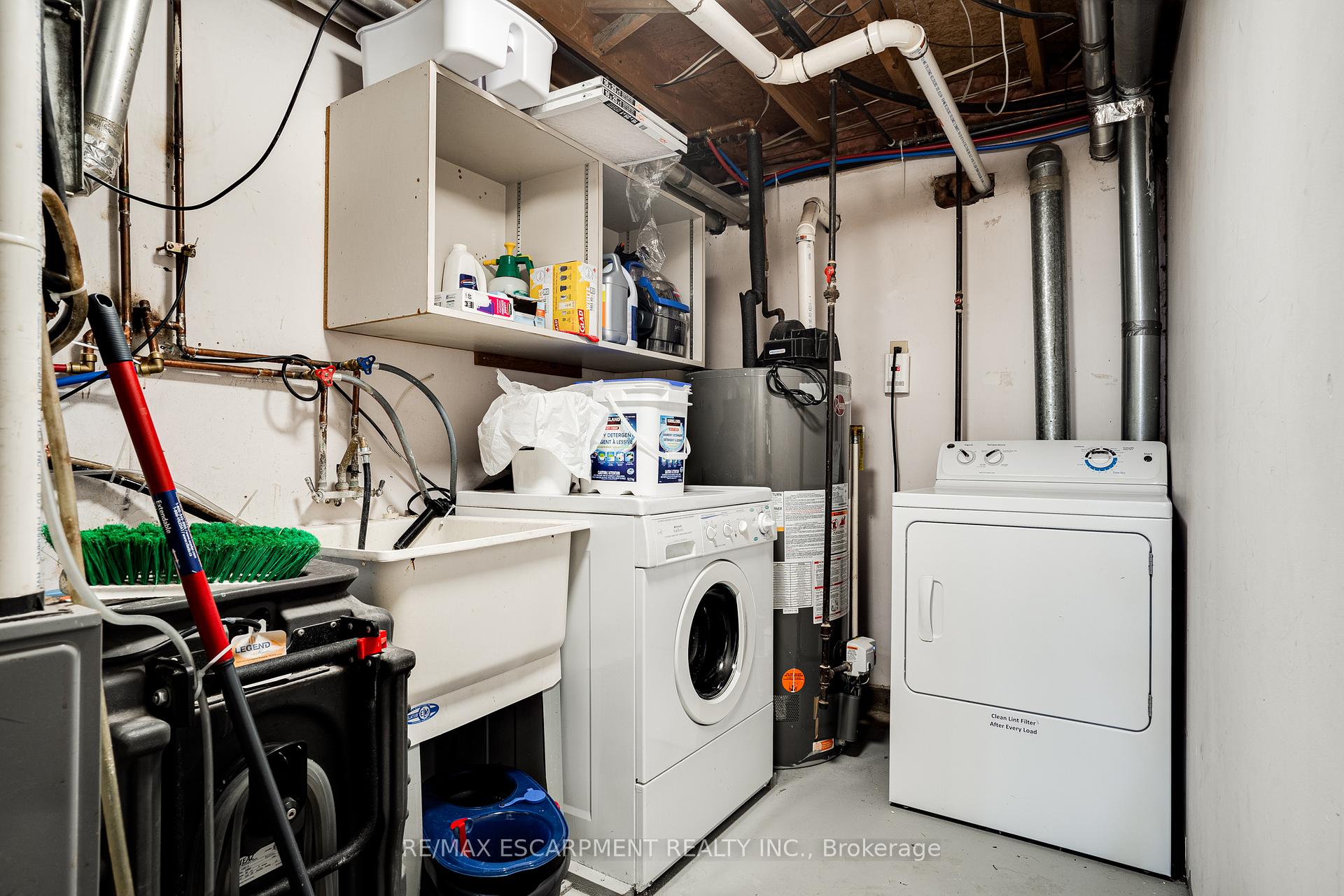 Photo 38 of 82 Osler Drive, Hamilton, Dundas — HOMEH