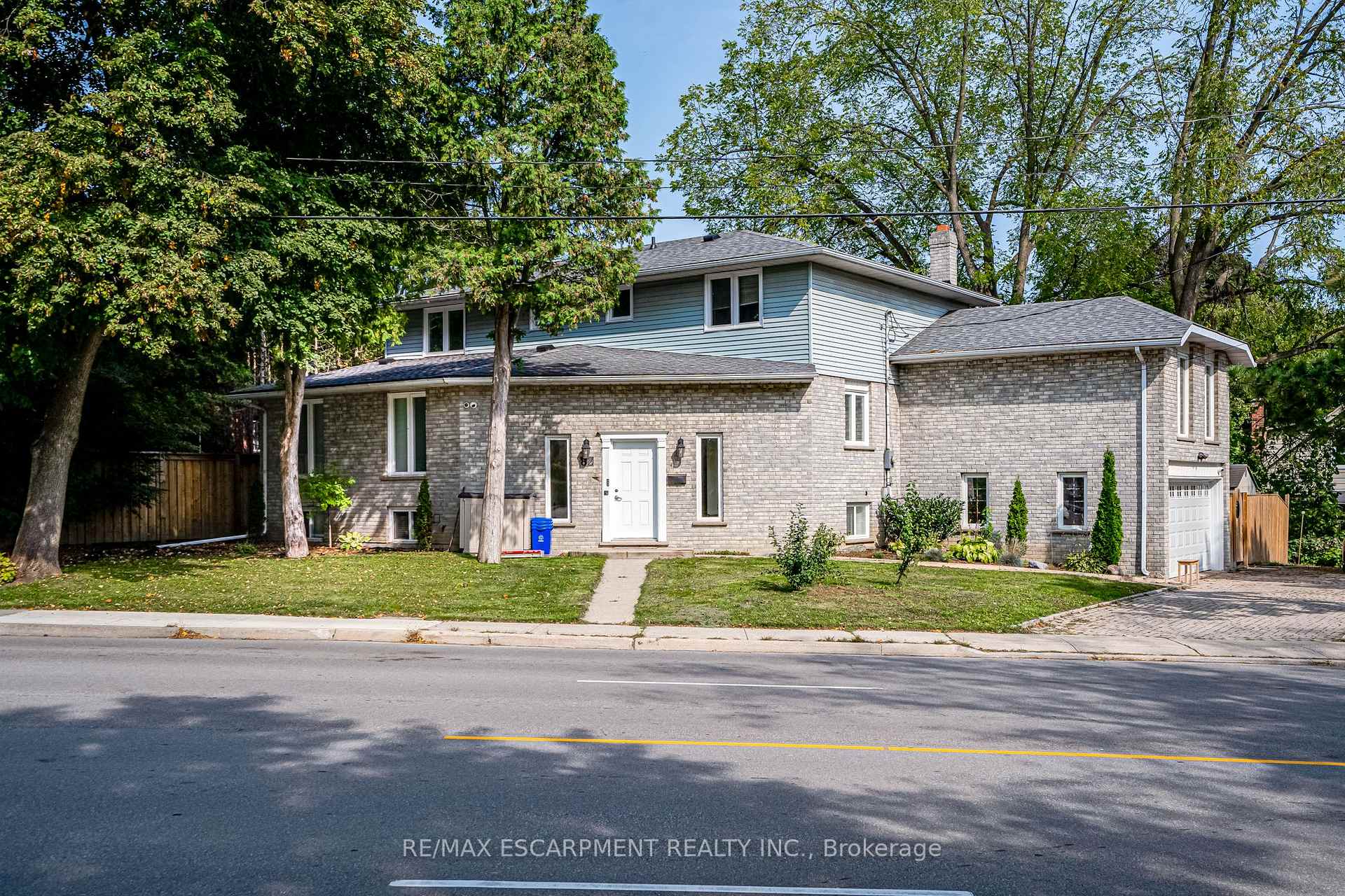 Photo 31 of 82 Osler Drive, Hamilton, Dundas — HOMEH