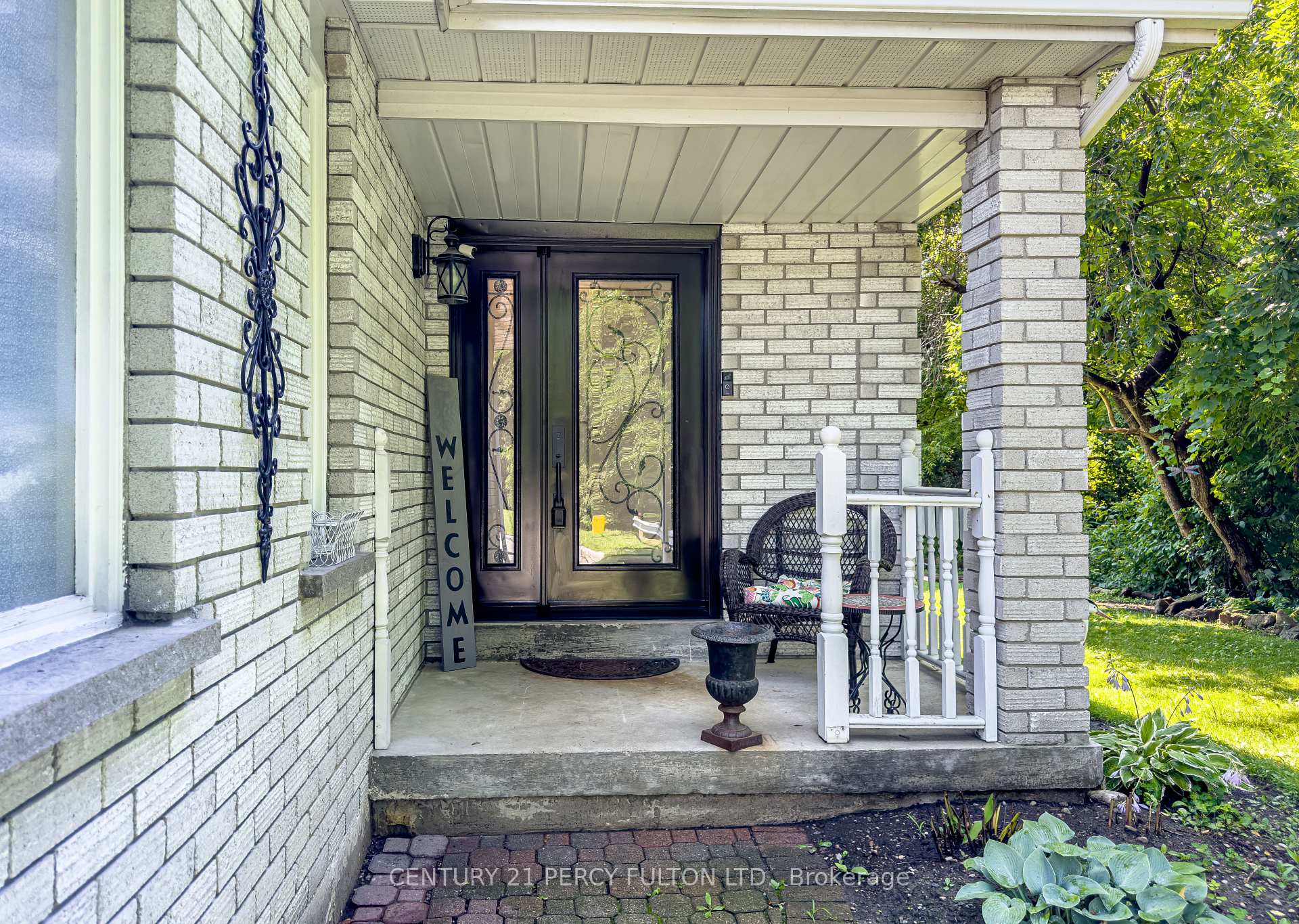 Photo 4 of 1630 Burnside Drive, Pickering, Village East — HOMEH