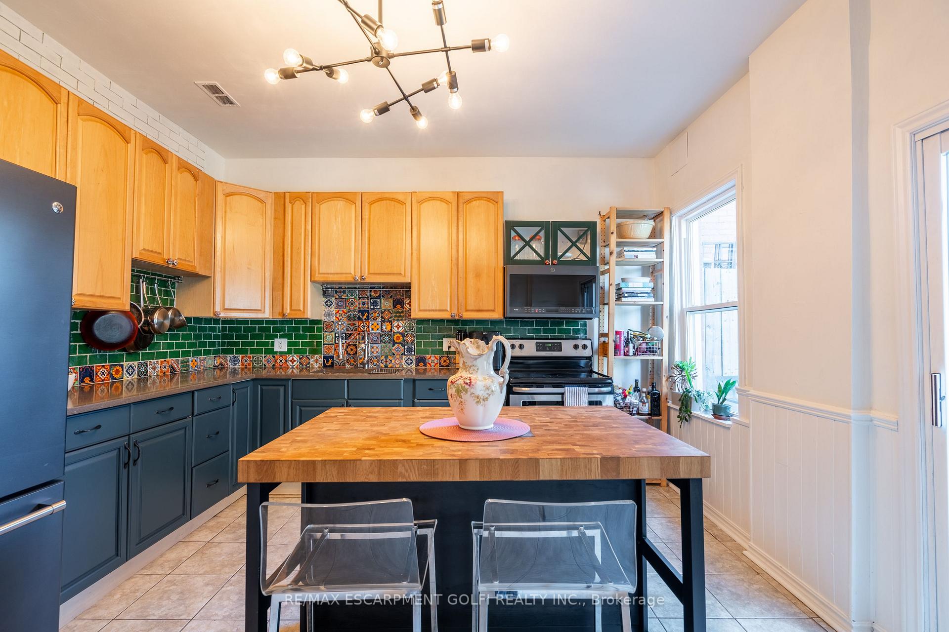 Photo 11 of 313 Mary Street, Hamilton, Beasley — HOMEH
