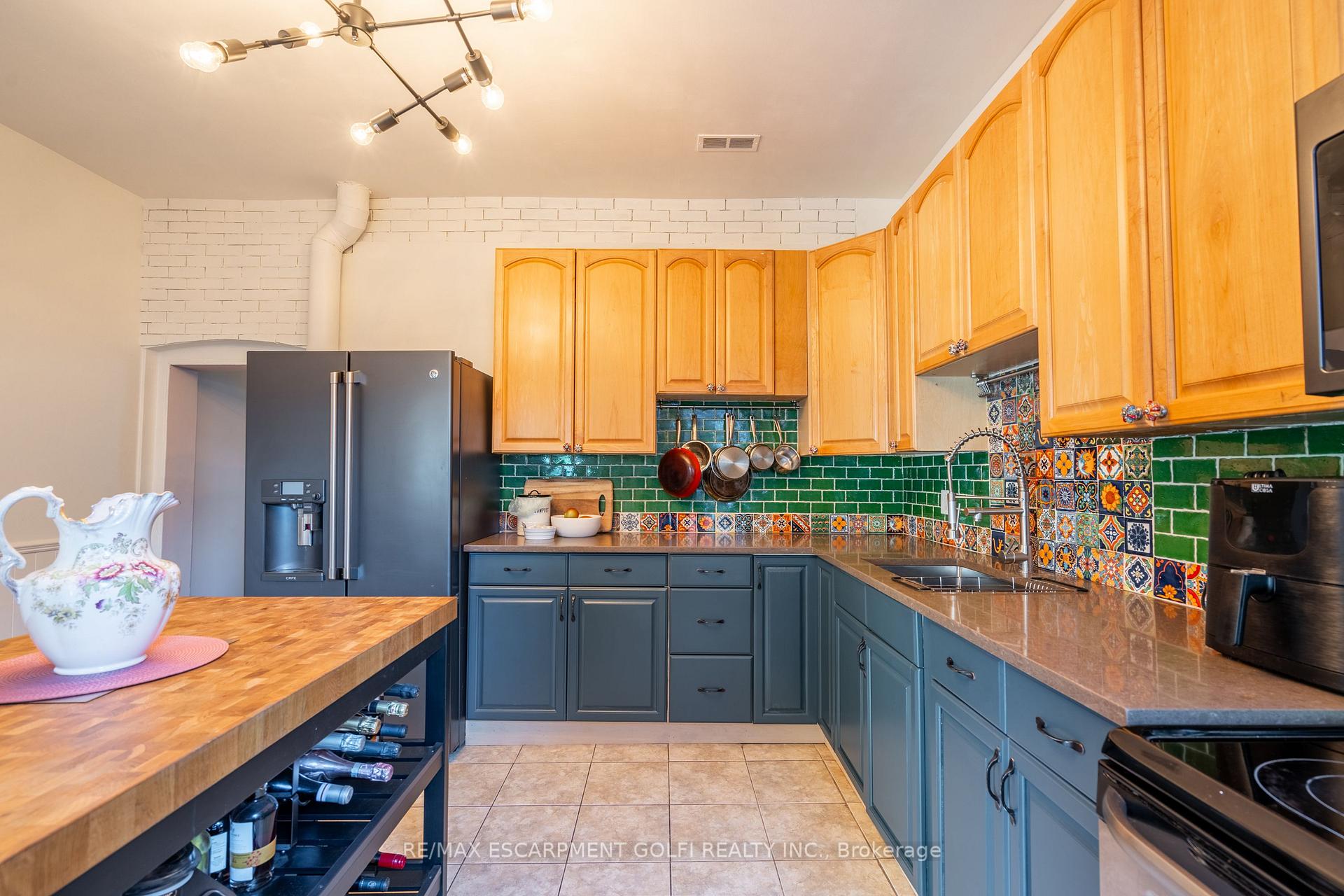 Photo 12 of 313 Mary Street, Hamilton, Beasley — HOMEH