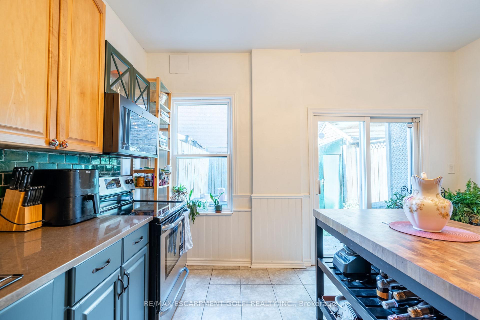 Photo 22 of 313 Mary Street, Hamilton, Beasley — HOMEH