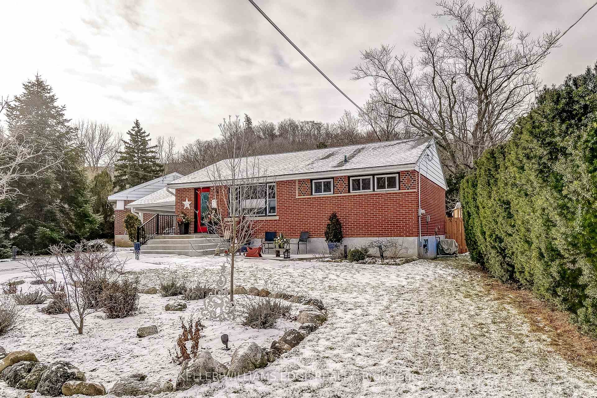 Photo 6 of 5 Trevor Drive, Hamilton, Stoney Creek — HOMEH