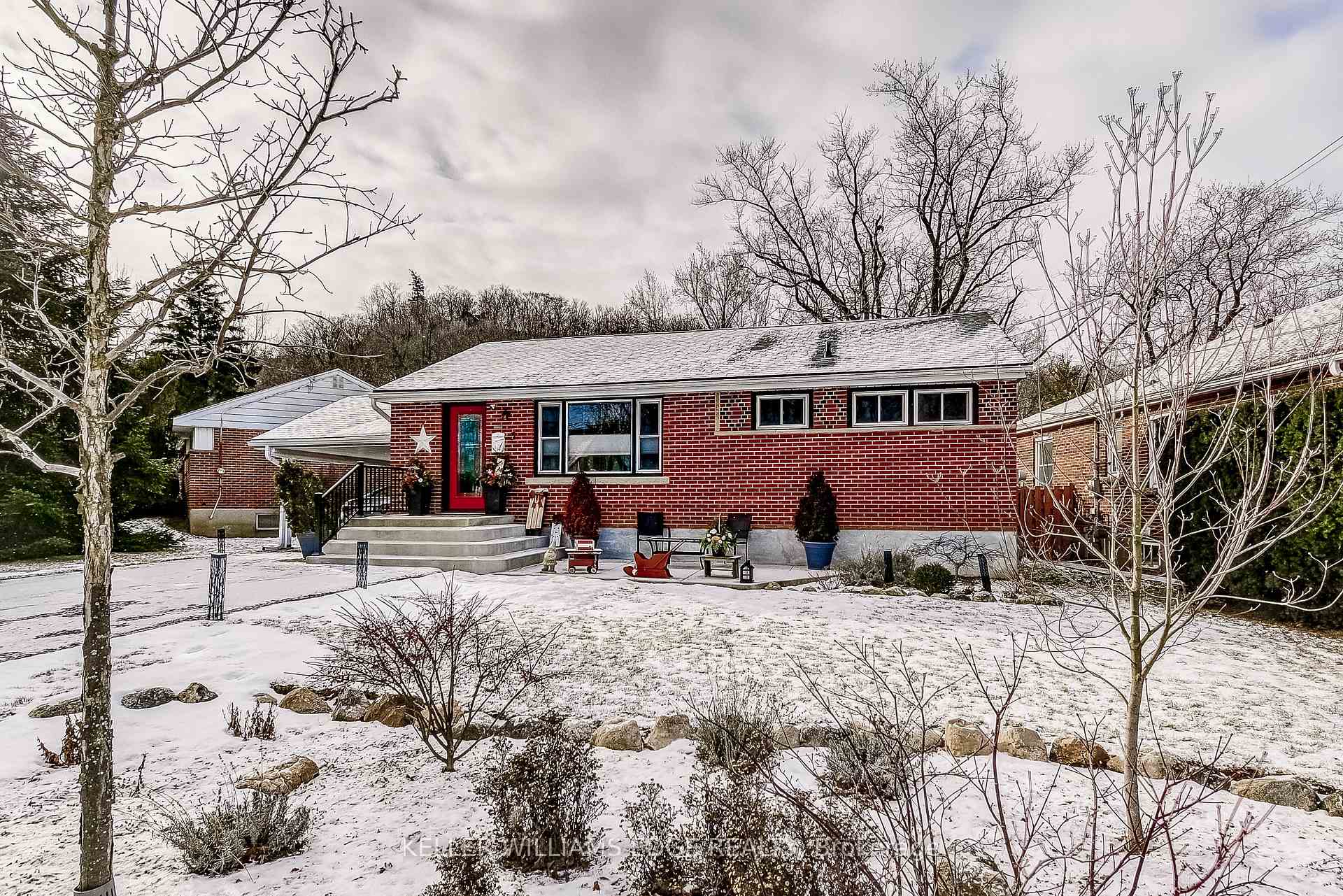 Photo 18 of 5 Trevor Drive, Hamilton, Stoney Creek — HOMEH