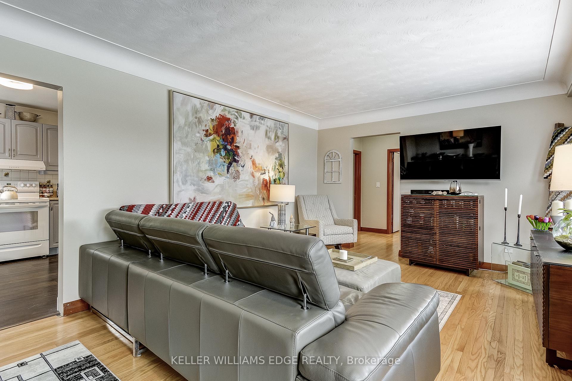 Photo 10 of 5 Trevor Drive, Hamilton, Stoney Creek — HOMEH