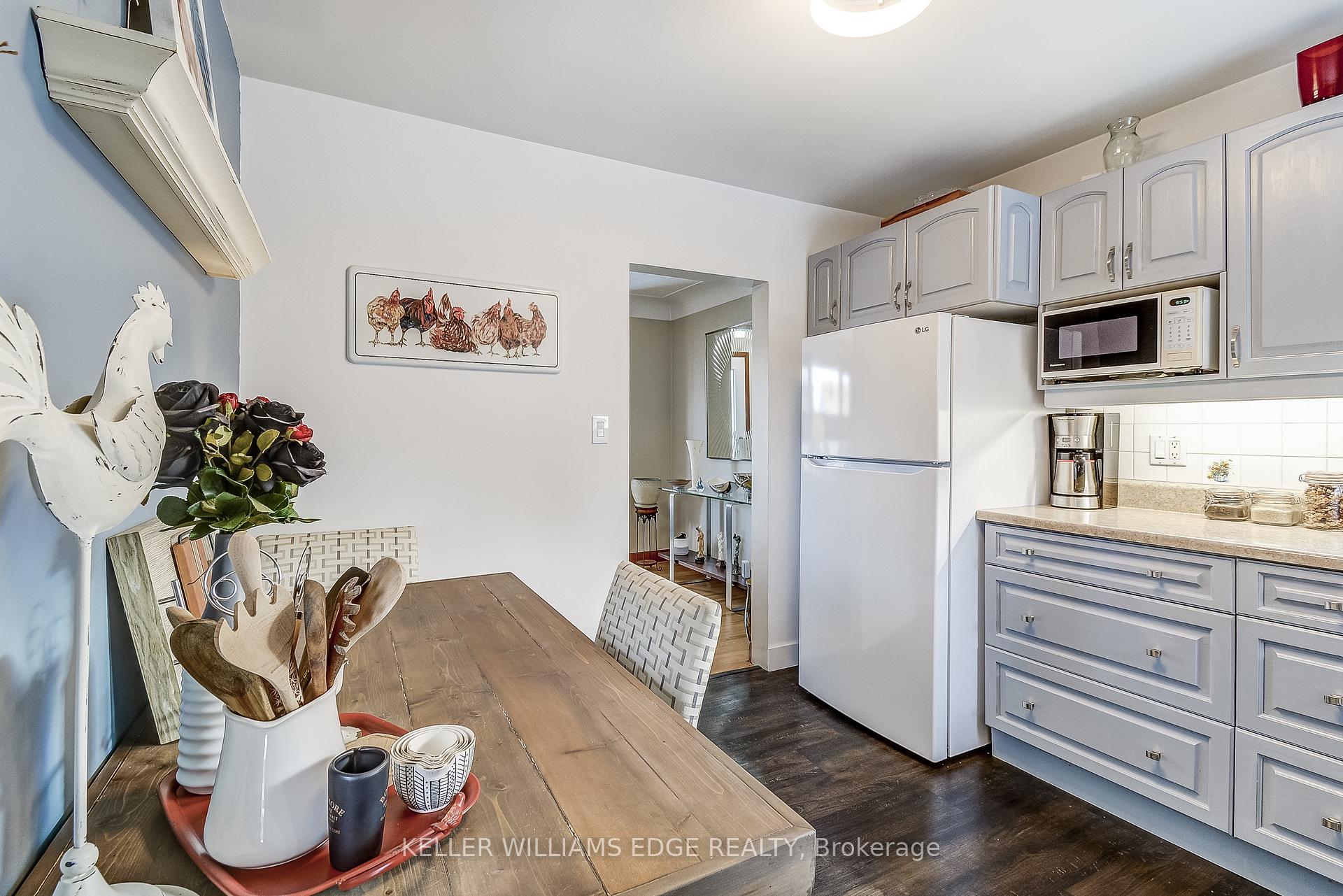 Photo 11 of 5 Trevor Drive, Hamilton, Stoney Creek — HOMEH