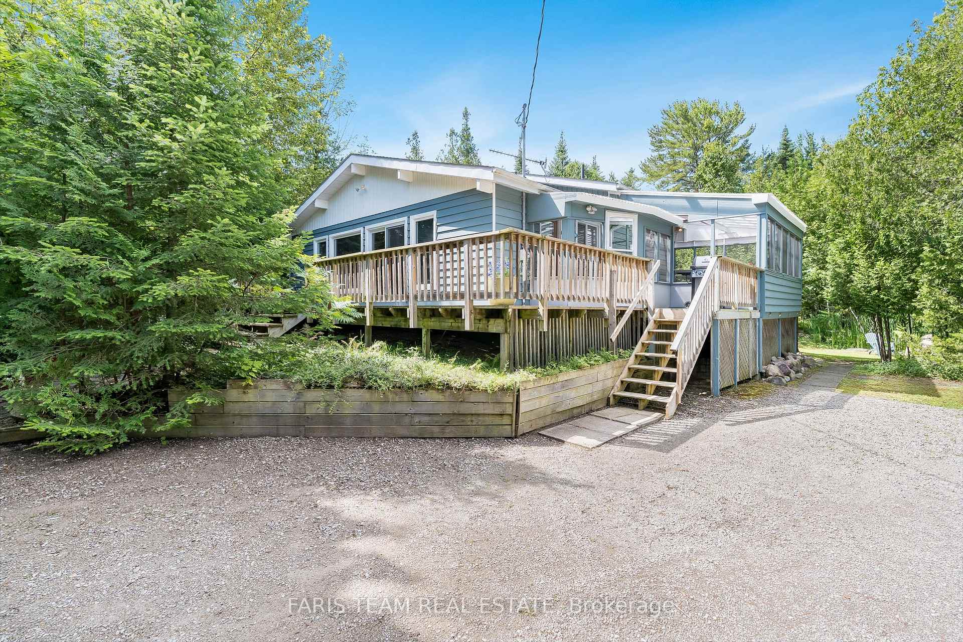 Photo 4 of 43 Iroquois Crescent, Tiny, Rural Tiny — HOMEH