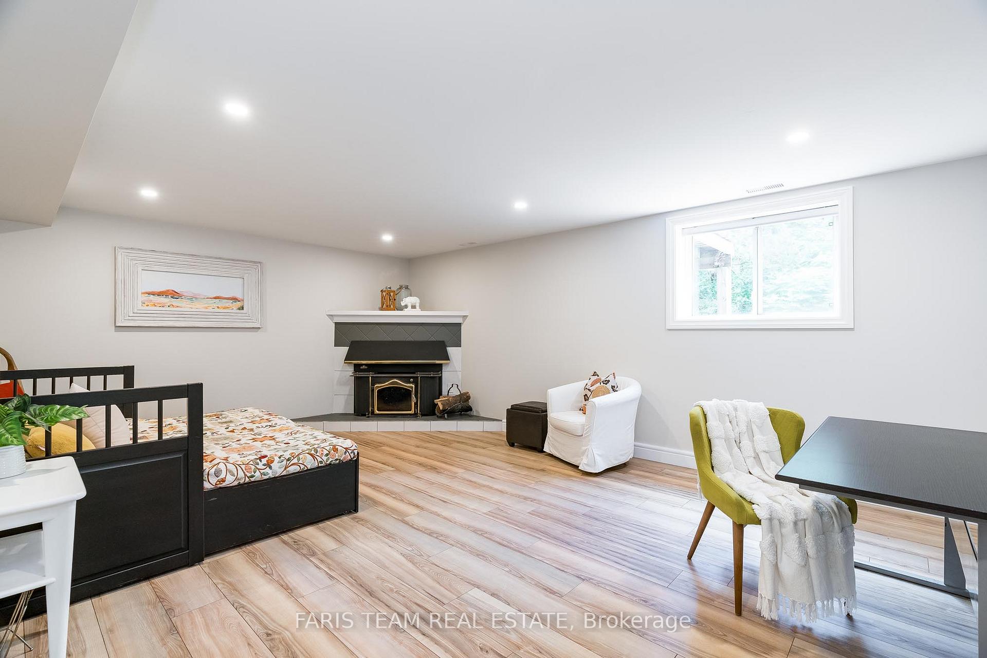 Photo 12 of 43 Iroquois Crescent, Tiny, Rural Tiny — HOMEH