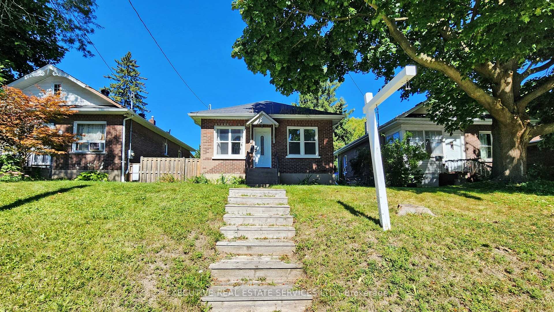 Photo 1 of 86 Bloor Street W, Oshawa, Lakeview — HOMEH