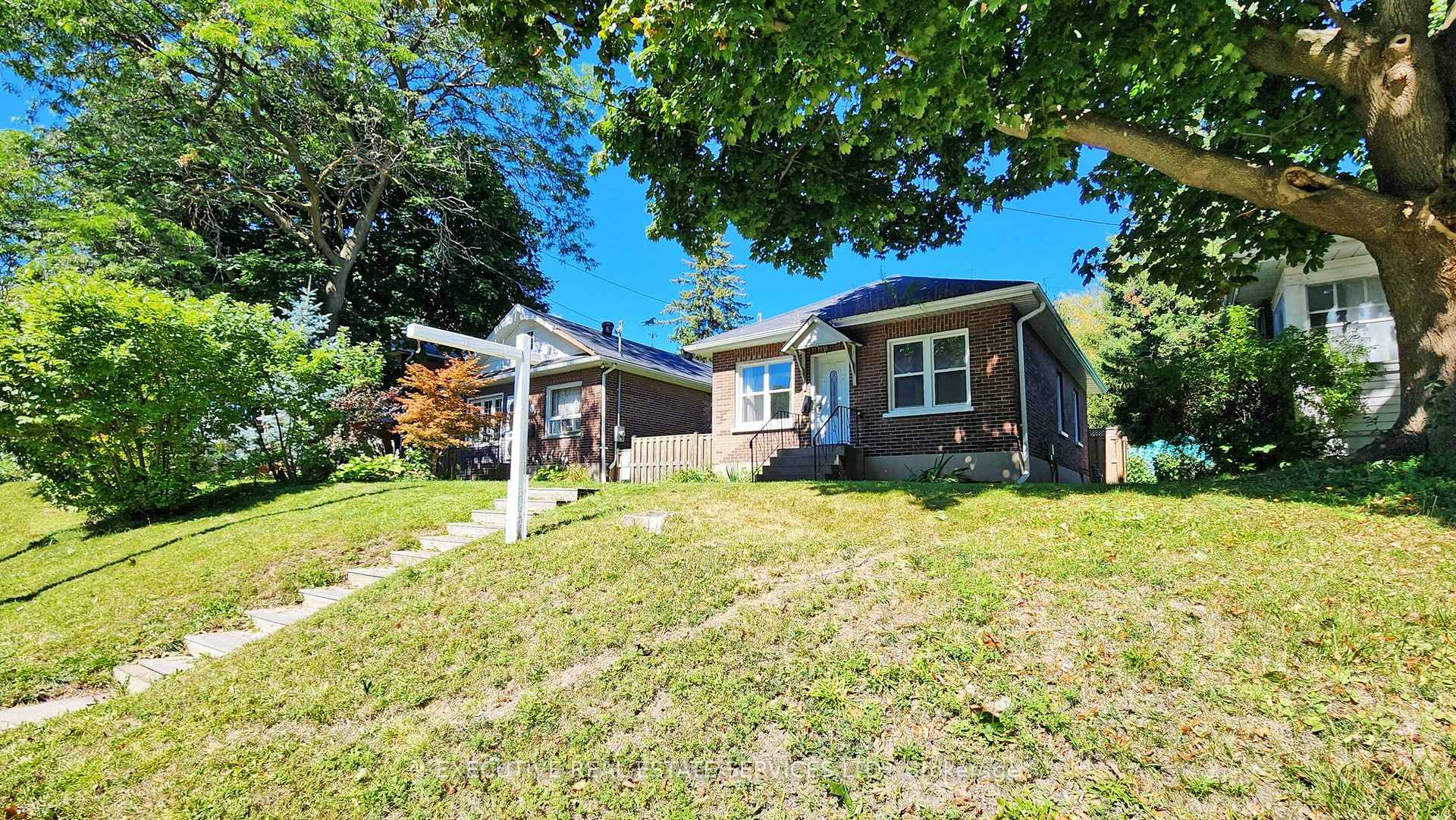 Photo 13 of 86 Bloor Street W, Oshawa, Lakeview — HOMEH