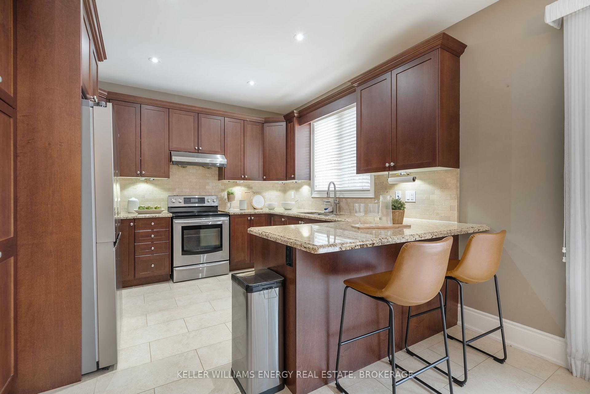 Photo 14 of 92 Campbell Drive, Uxbridge — HOMEH