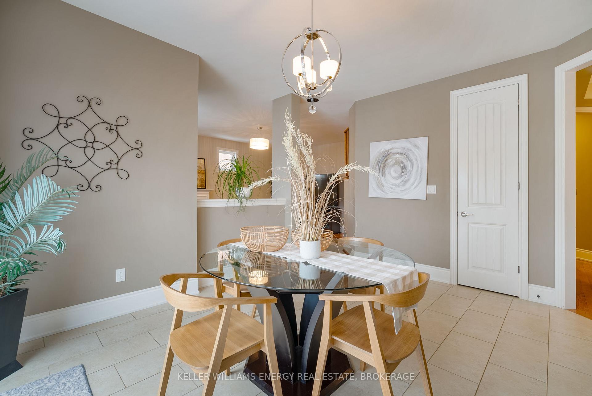 Photo 3 of 92 Campbell Drive, Uxbridge — HOMEH