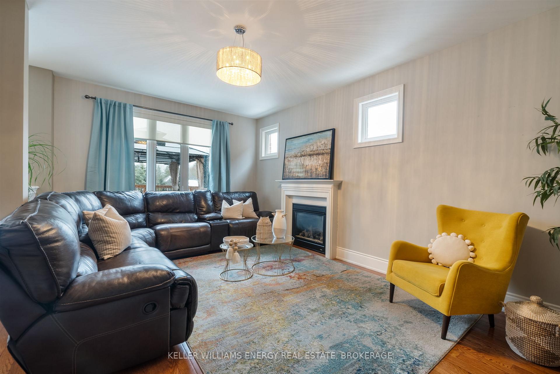 Photo 16 of 92 Campbell Drive, Uxbridge — HOMEH