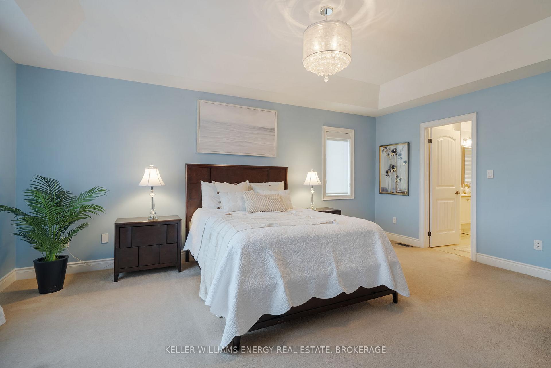 Photo 5 of 92 Campbell Drive, Uxbridge — HOMEH