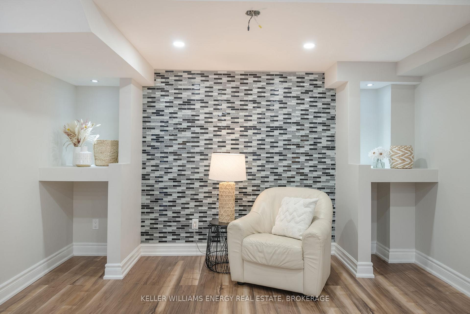 Photo 23 of 92 Campbell Drive, Uxbridge — HOMEH