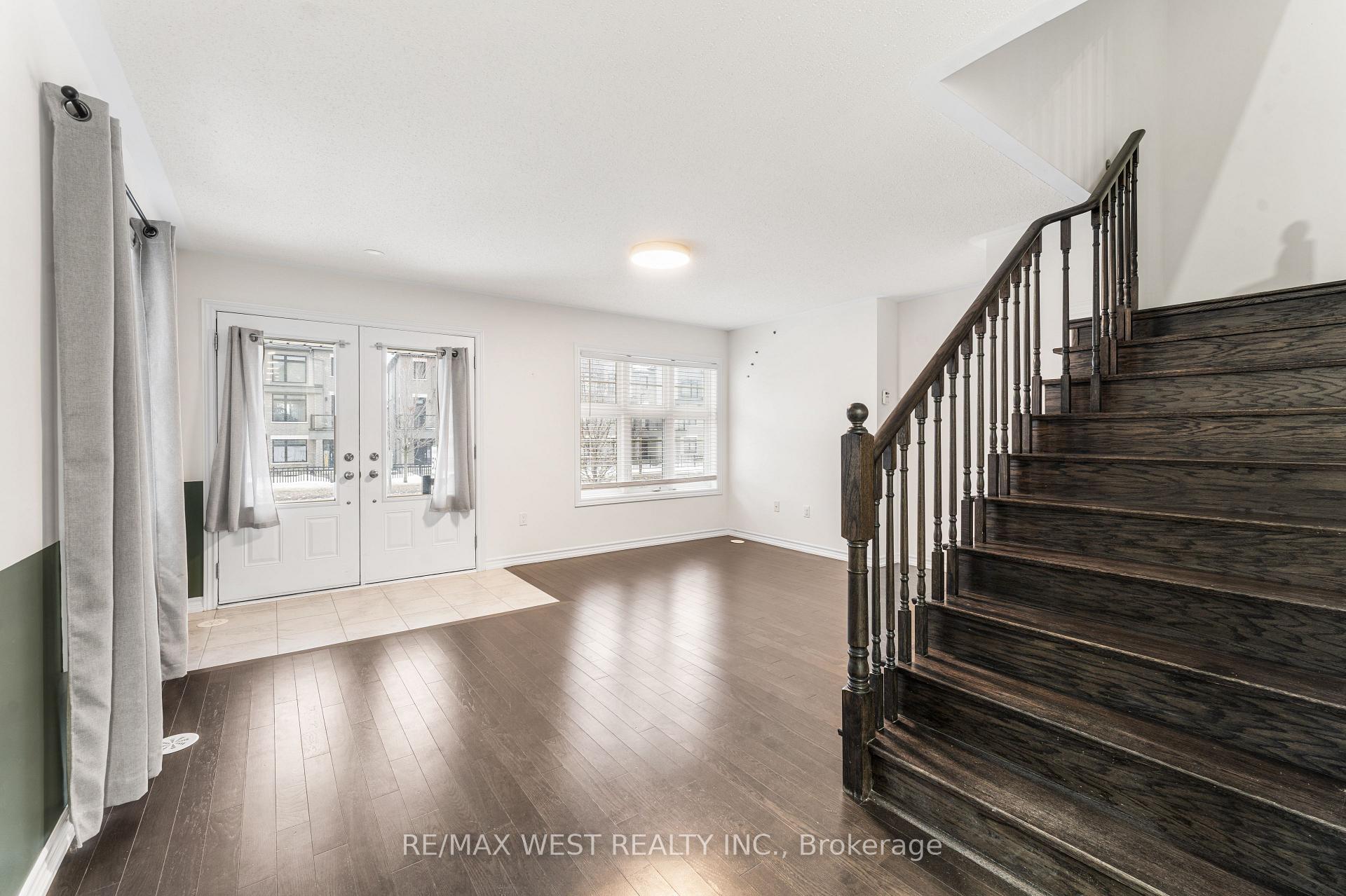 Photo 7 of 10 Westbury Way, Whitby, Brooklin — HOMEH