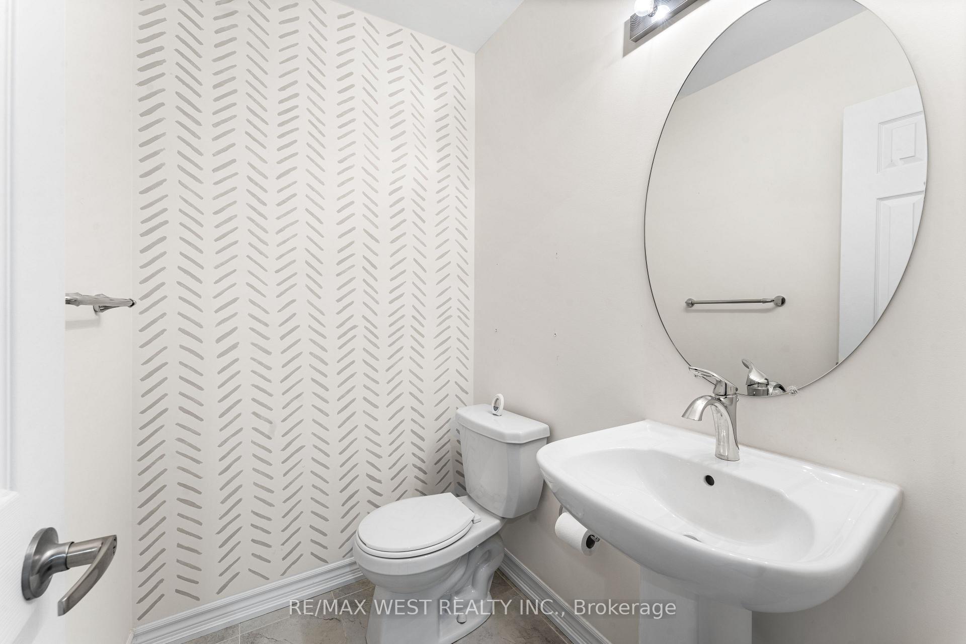 Photo 9 of 10 Westbury Way, Whitby, Brooklin — HOMEH