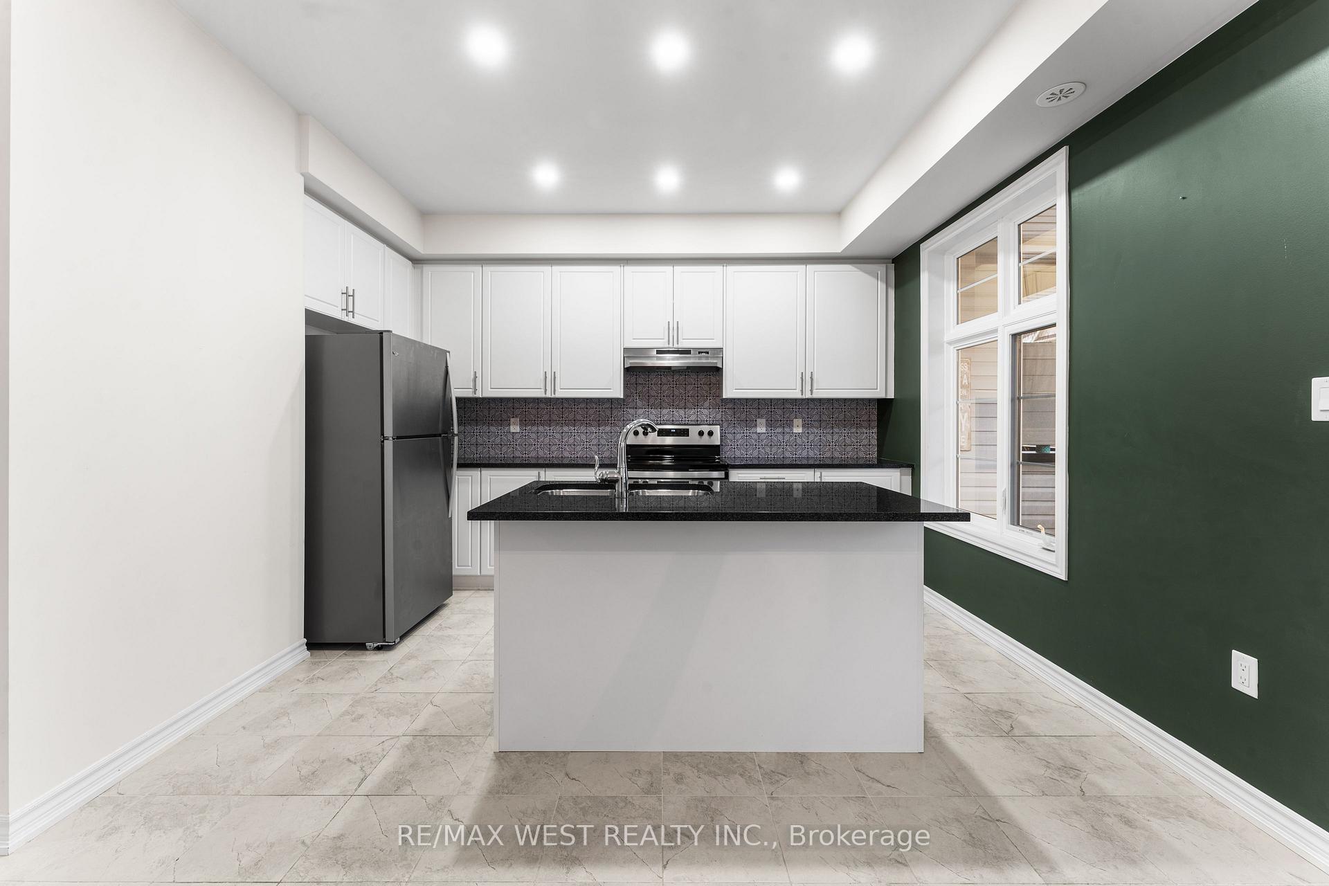 Photo 25 of 10 Westbury Way, Whitby, Brooklin — HOMEH