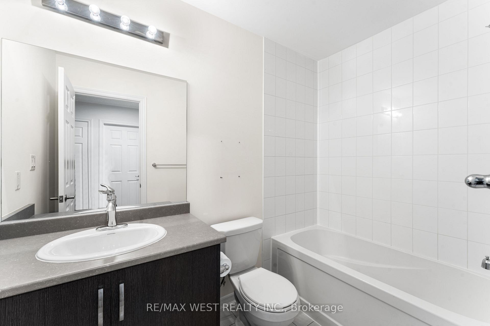 Photo 16 of 10 Westbury Way, Whitby, Brooklin — HOMEH