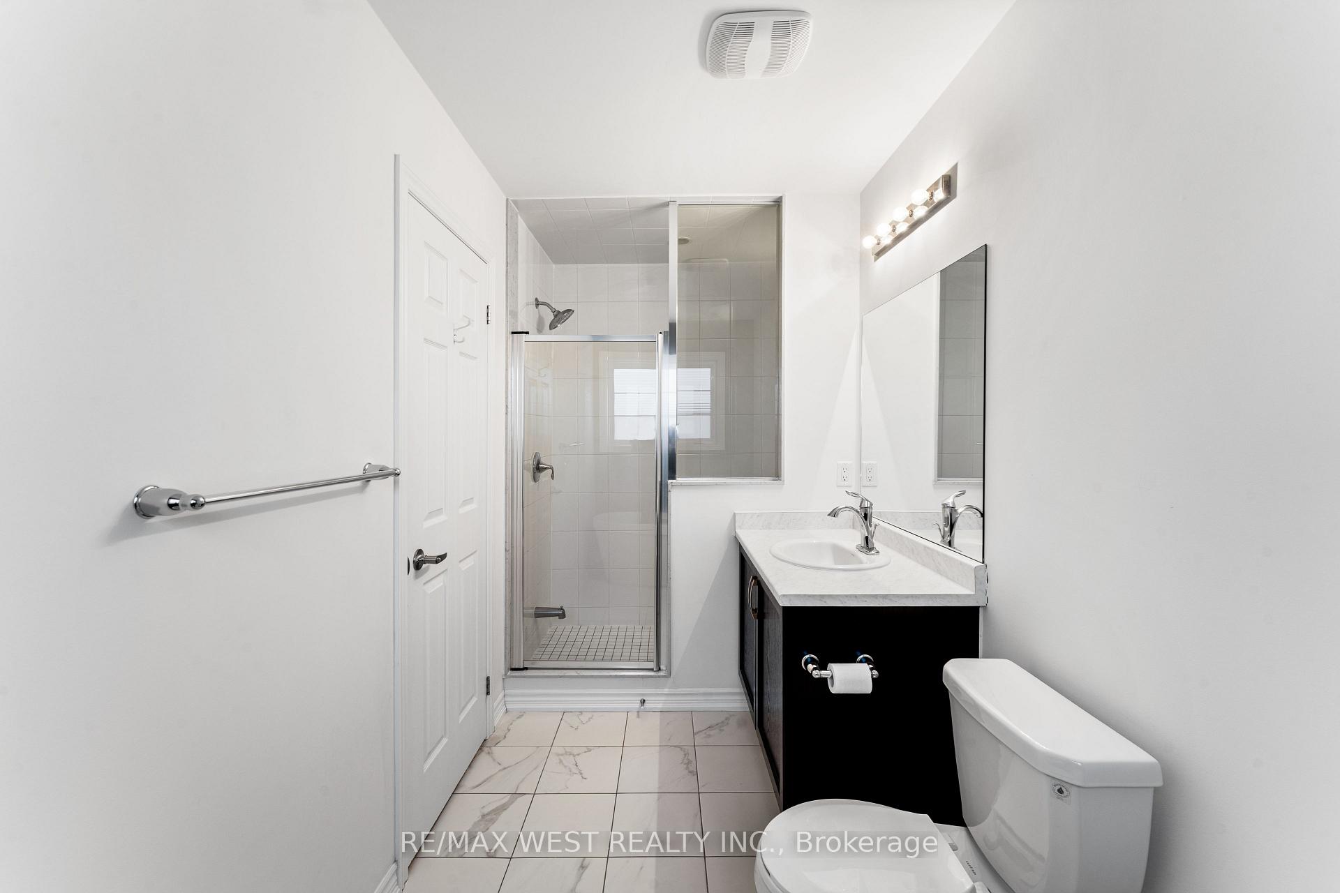 Photo 24 of 10 Westbury Way, Whitby, Brooklin — HOMEH
