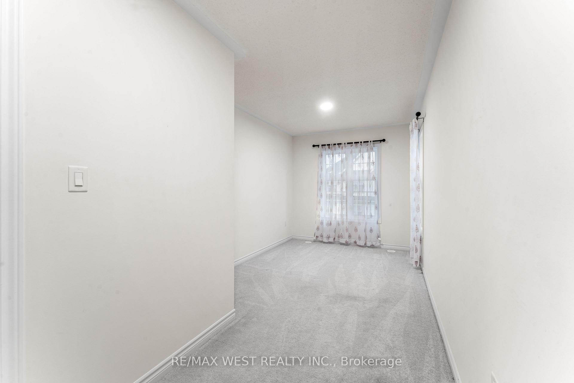 Photo 31 of 10 Westbury Way, Whitby, Brooklin — HOMEH
