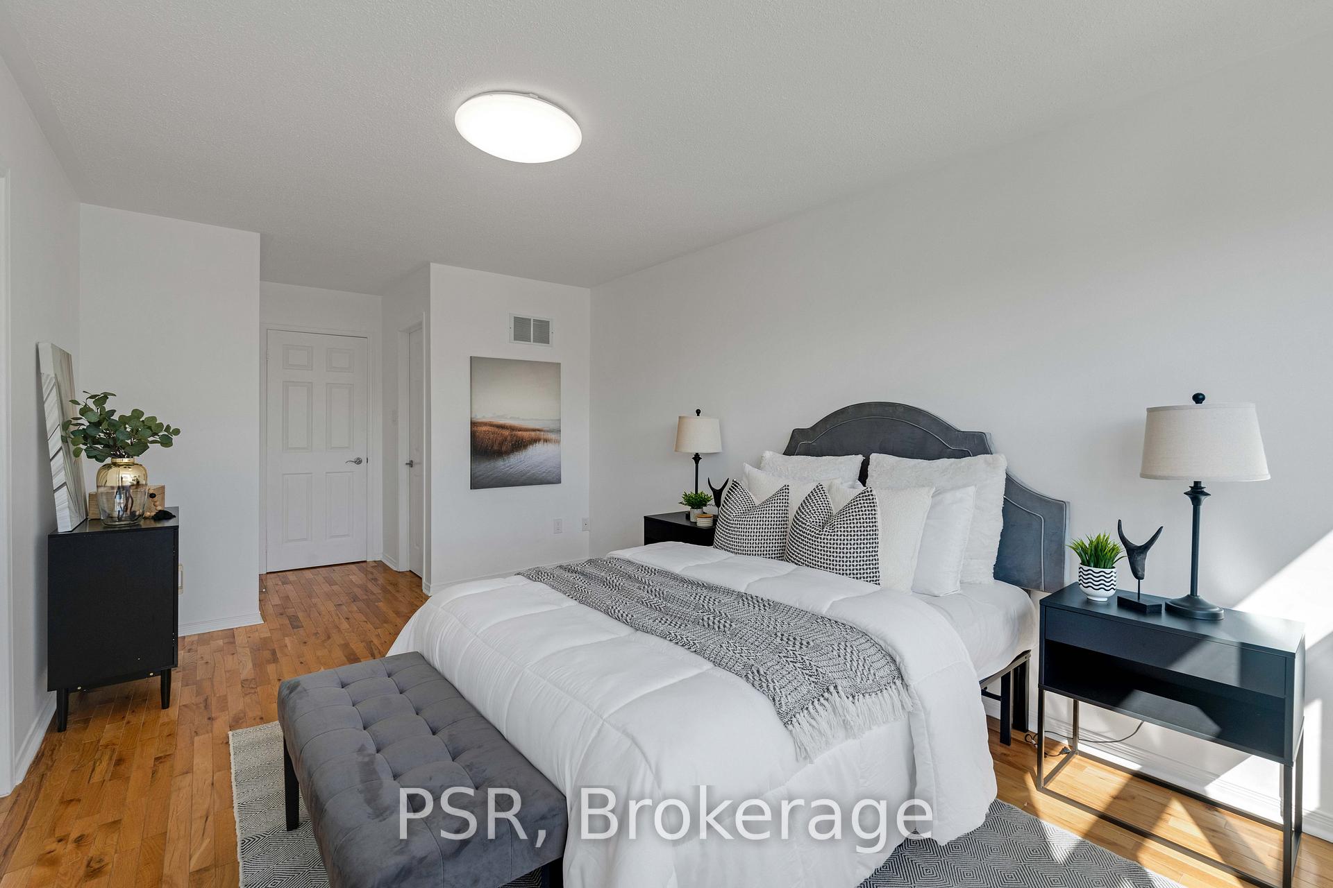 Photo 7 of 17 Ronan Crescent, Vaughan, Sonoma Heights — HOMEH